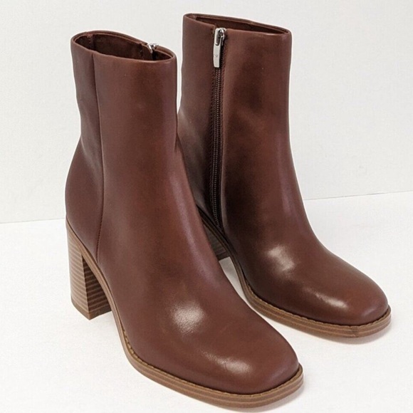 Marc Fisher Women's Lianna Ankle Boot - Picture 4 of 4